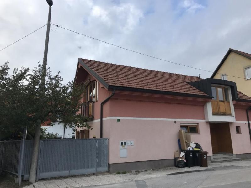 Buzahouse Hostel Ljubljana Exterior photo